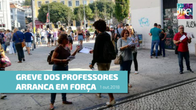 GREVE DOS PROFESSORES ARRANCA EM FORÇA