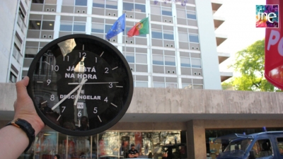 Governo afronta professores aprovando decreto-lei de recuperação ilegal do tempo congelado